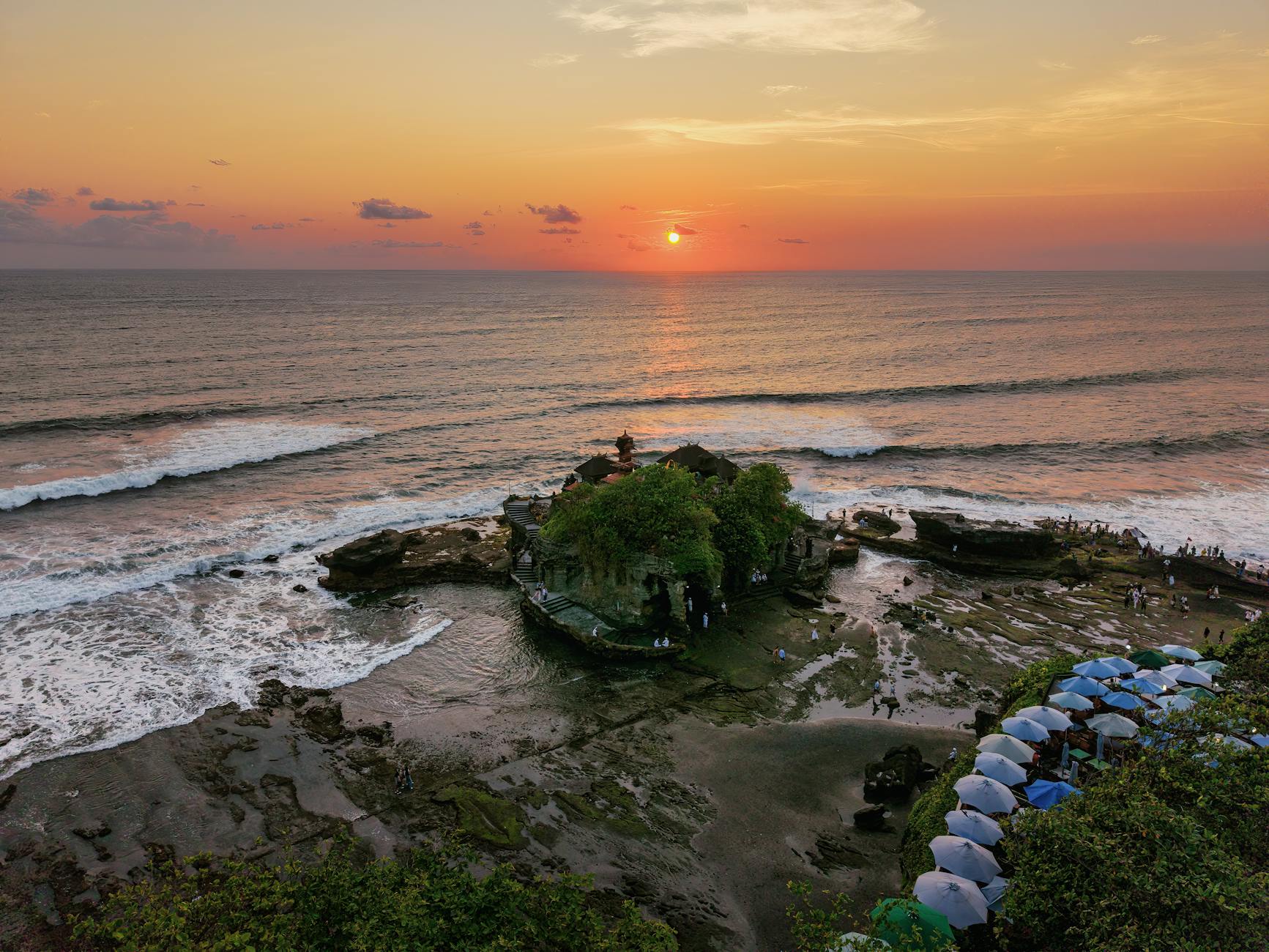 Peta interaktif menampilkan variasi harga tanah per meter persegi di Indramayu tahun 2024