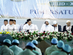 Indramayu Bersholawat Jilid 10: Bupati Lucky Hakim Ajak Masyarakat Perkuat Ukhuwah Islamiyah dan Doakan Keberkahan Daerah